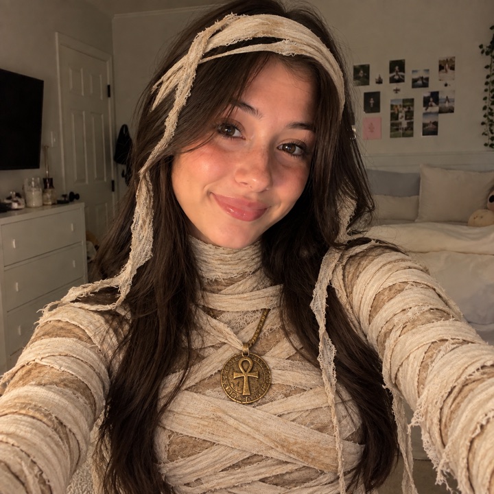 Ancient Mummy costume on the AI avatar